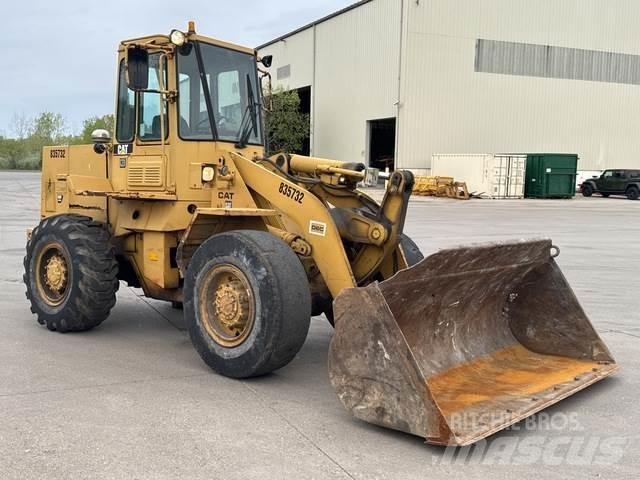 CAT 926 Колесни товарачи