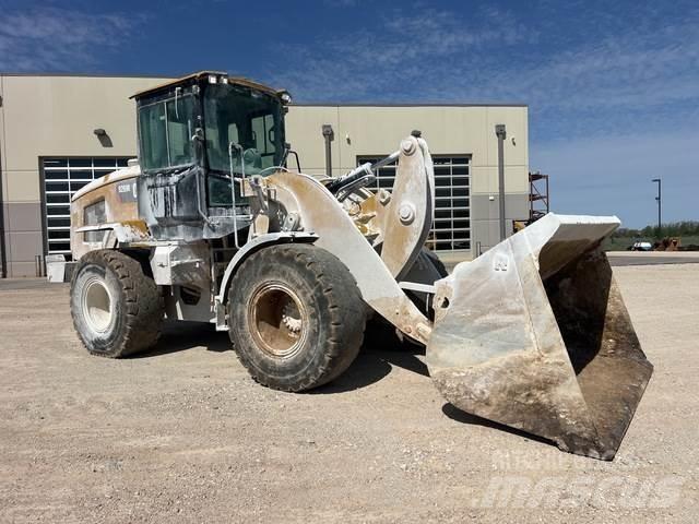 CAT 926M Колесни товарачи