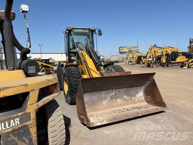 CAT 930G Колесни товарачи