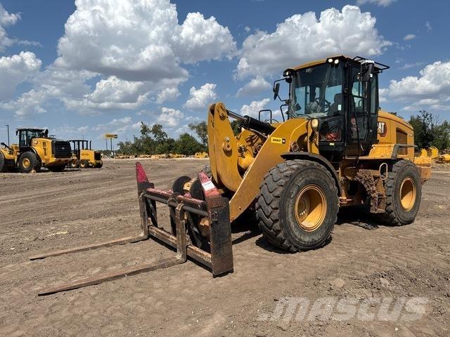 CAT 930M Колесни товарачи