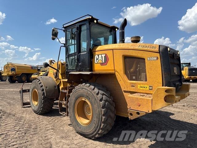 CAT 930M Колесни товарачи