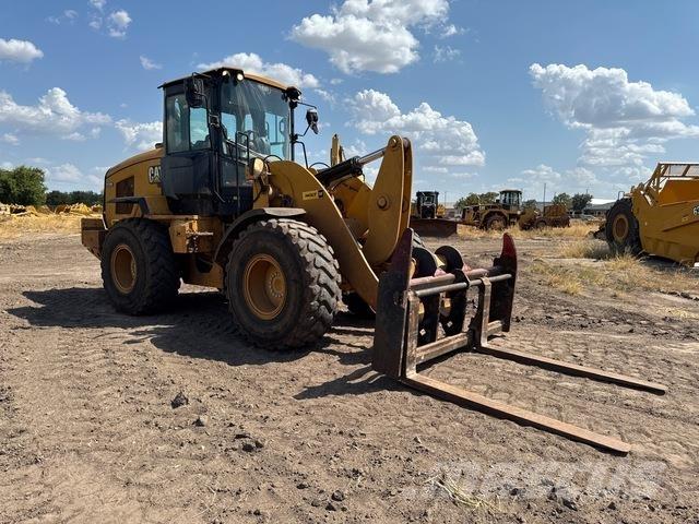 CAT 930M Колесни товарачи