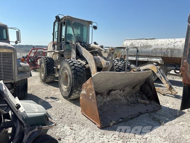 CAT 938G Колесни товарачи