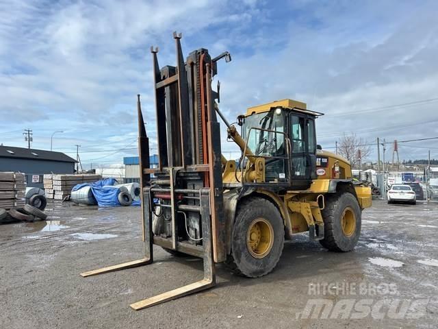 CAT 938K Камиони за херавни местности