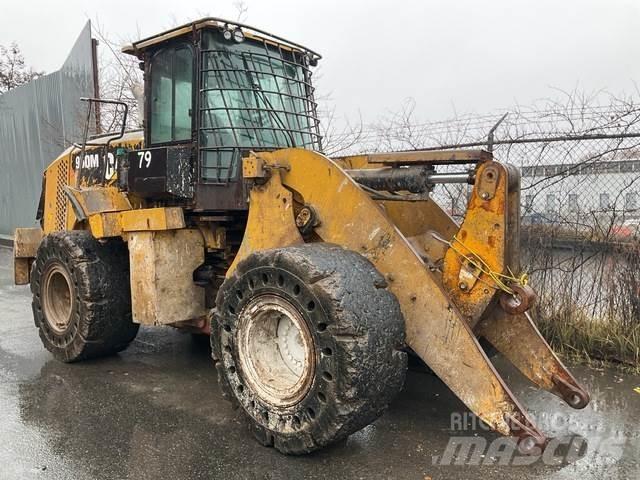 CAT 950M Колесни товарачи