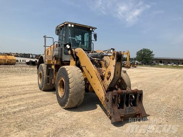 CAT 950M Колесни товарачи