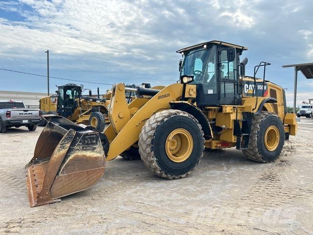 CAT 950M Колесни товарачи