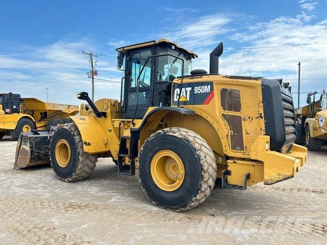 CAT 950M Колесни товарачи