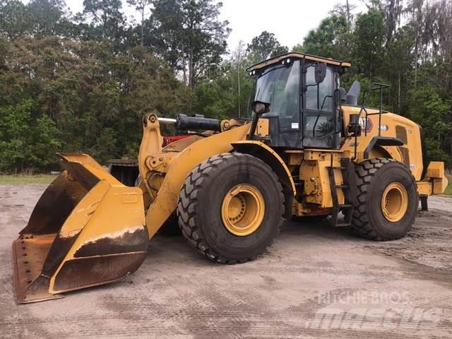 CAT 966 Колесни товарачи