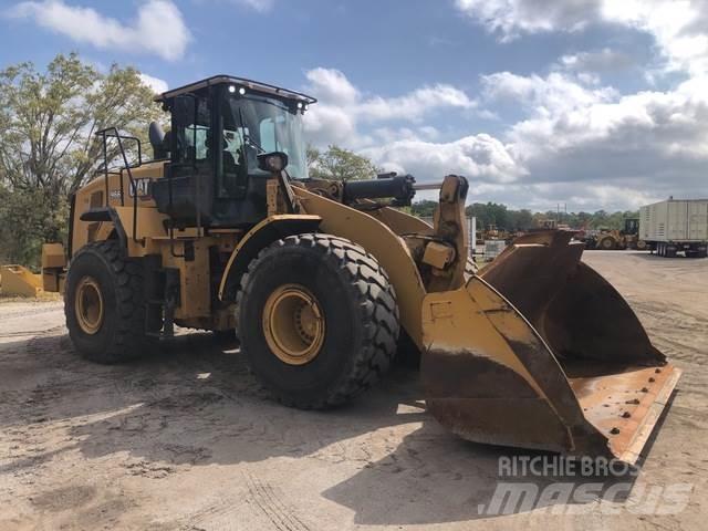 CAT 966 Колесни товарачи
