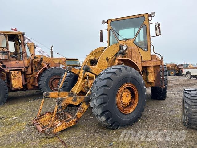 CAT 966C Колесни товарачи