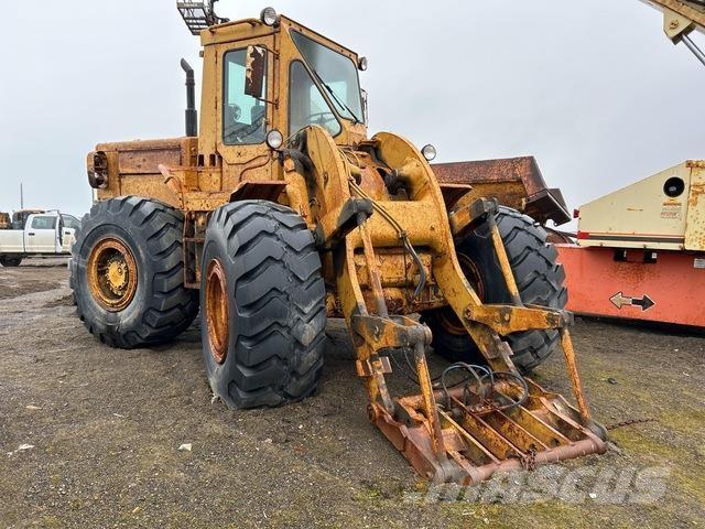 CAT 966C Колесни товарачи