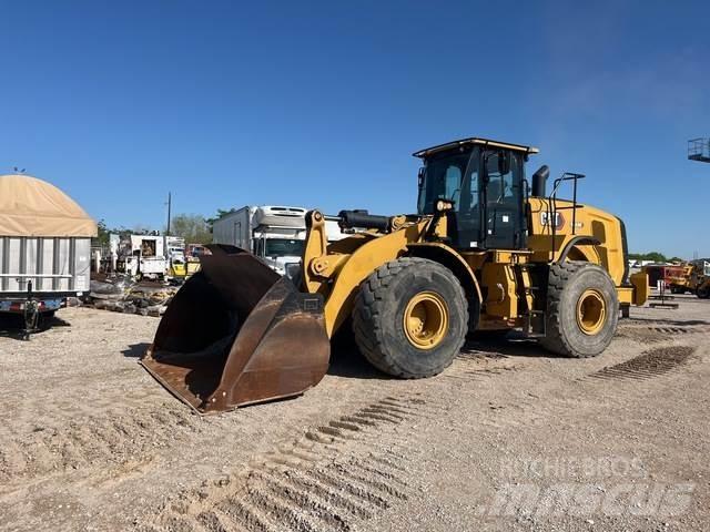 CAT 966M Колесни товарачи