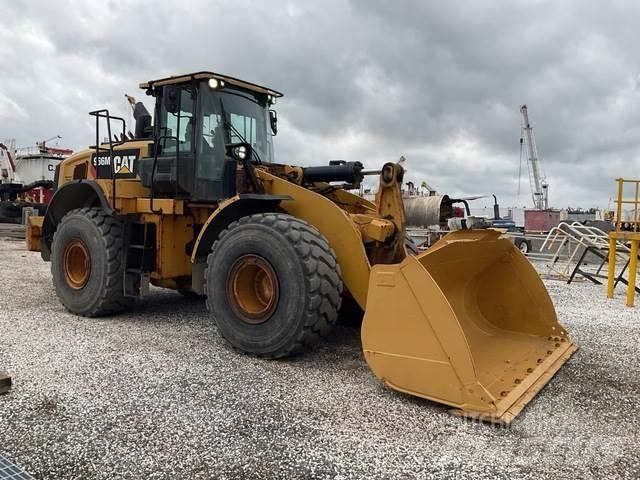 CAT 966M Колесни товарачи