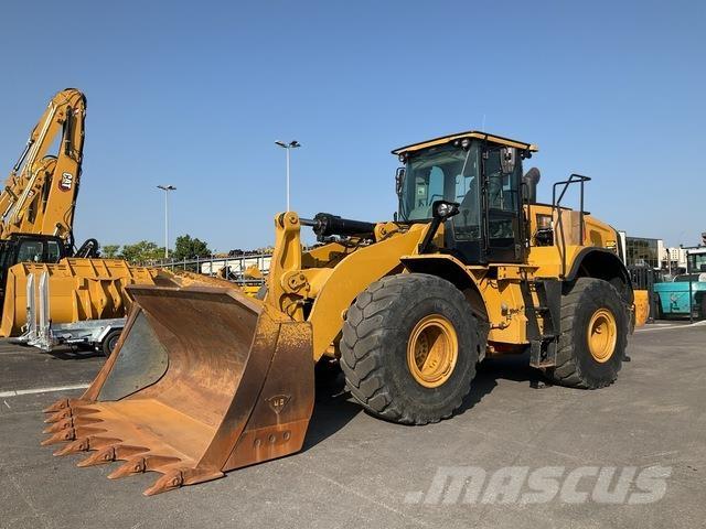 CAT 966M Колесни товарачи