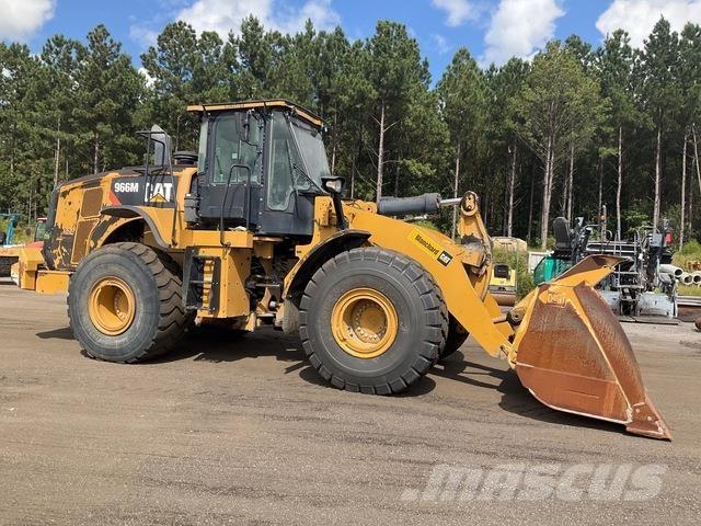 CAT 966M Колесни товарачи