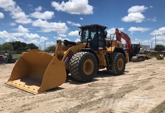 CAT 972 Колесни товарачи