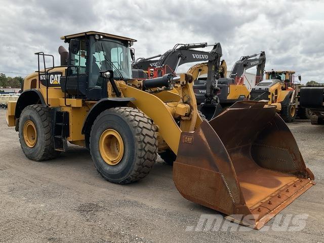CAT 972M Колесни товарачи