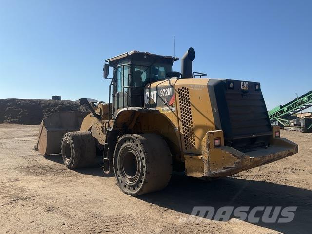 CAT 972M Колесни товарачи
