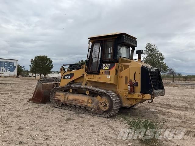 CAT 973D Верижен товарач