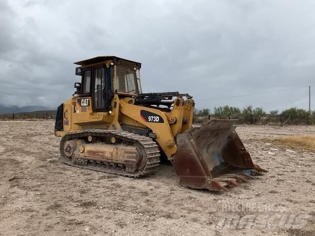 CAT 973D Верижен товарач