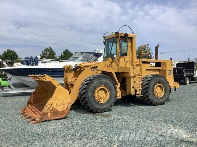 CAT 980 Колесни товарачи