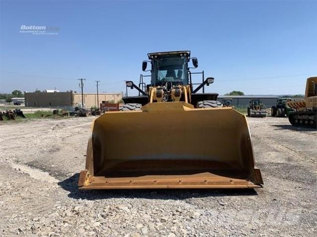 CAT 980 Колесни товарачи