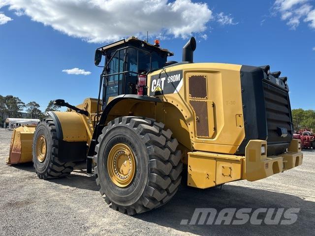 CAT 980M Колесни товарачи