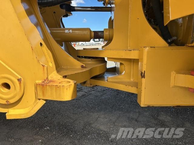CAT 980M Колесни товарачи