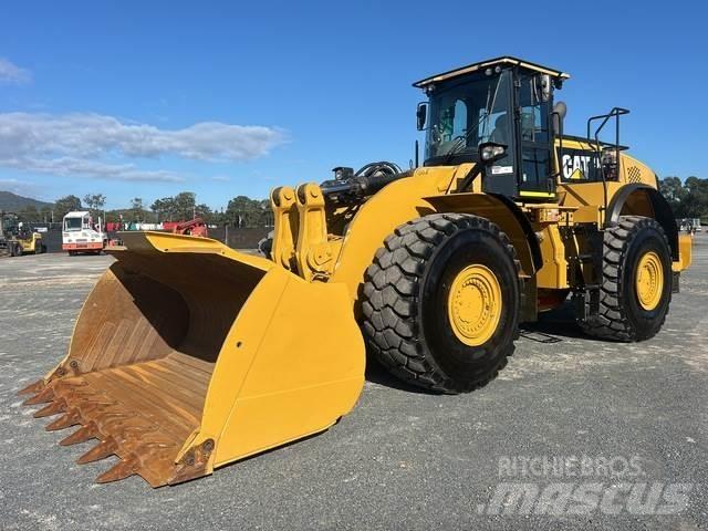 CAT 980M Колесни товарачи
