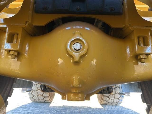 CAT 980M Колесни товарачи