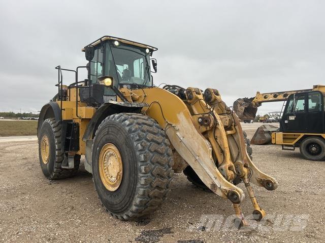 CAT 980M Колесни товарачи