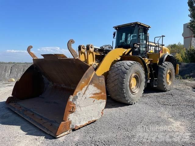 CAT 982M Колесни товарачи