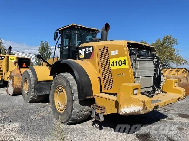 CAT 982M Колесни товарачи