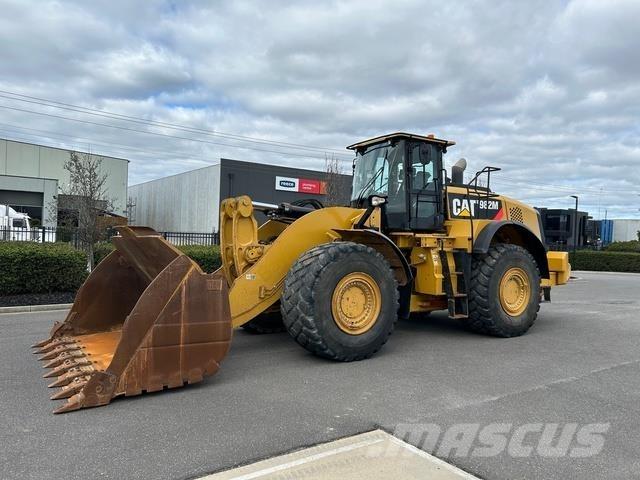 CAT 982M Колесни товарачи