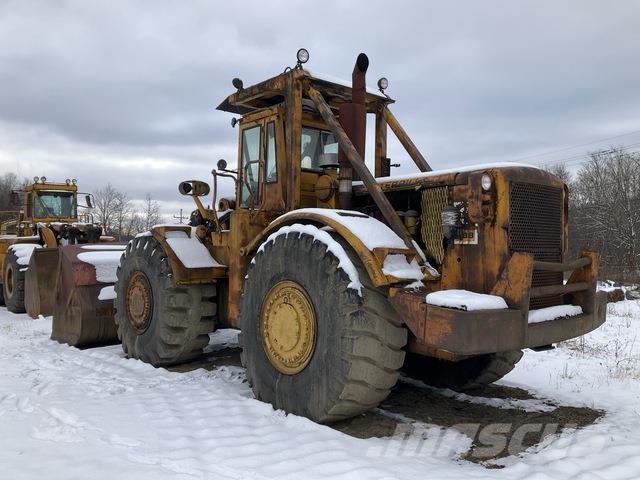 CAT 988A Колесни товарачи