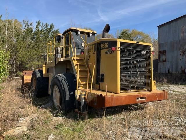 CAT 988G Колесни товарачи