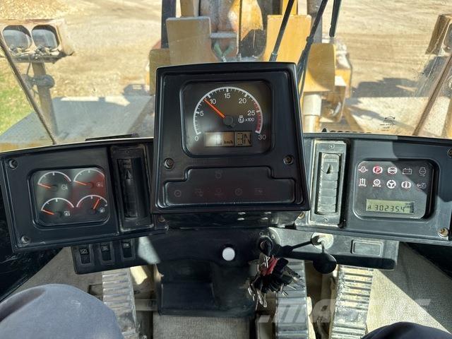 CAT 988G Колесни товарачи