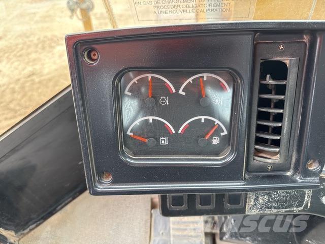 CAT 988G Колесни товарачи