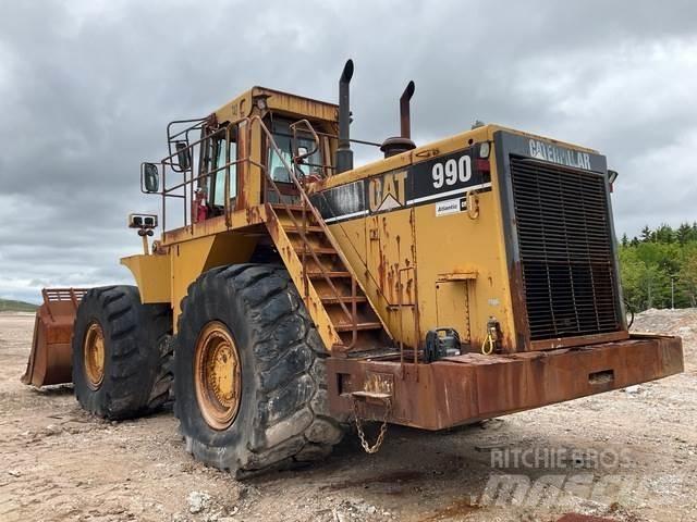 CAT 990 Колесни товарачи