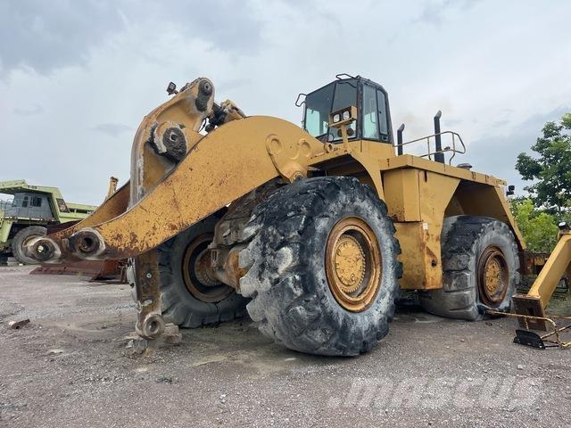 CAT 990 Колесни товарачи