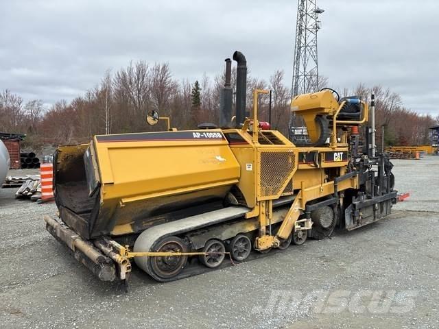 CAT AP-1055B Машини за асфалт