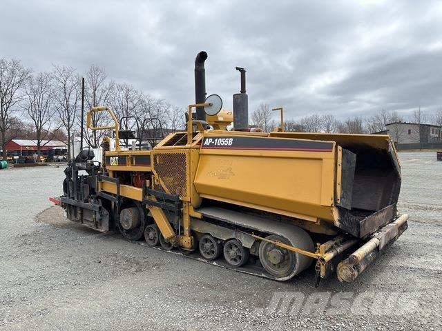 CAT AP-1055B Машини за асфалт