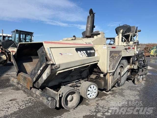 CAT AP1000D Машини за асфалт