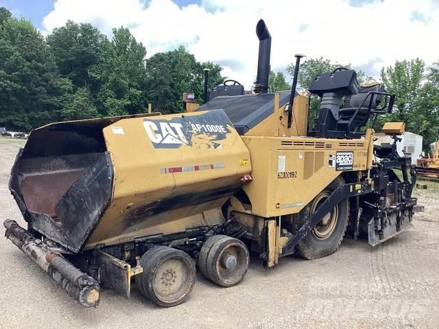 CAT AP1000E Машини за асфалт