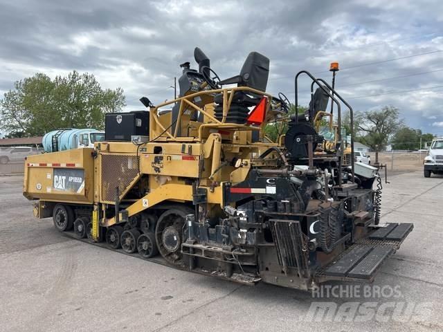 CAT AP1055D Машини за асфалт