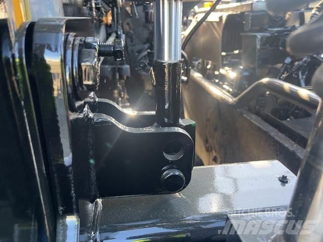 CAT AP1055F Машини за асфалт