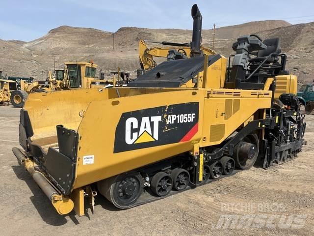 CAT AP1055F Машини за асфалт
