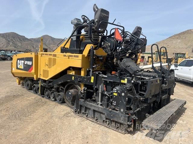 CAT AP1055F Машини за асфалт
