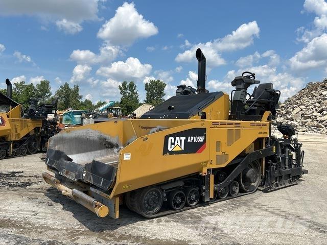 CAT AP1055F Машини за асфалт
